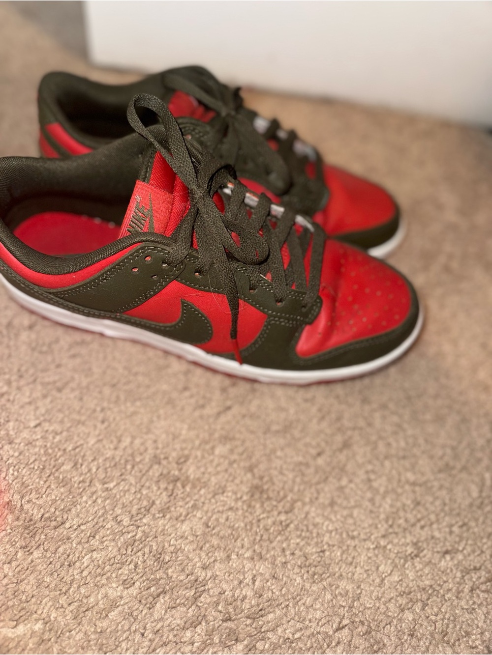 Nike Low-Top Sneakers in Red and Olive Green